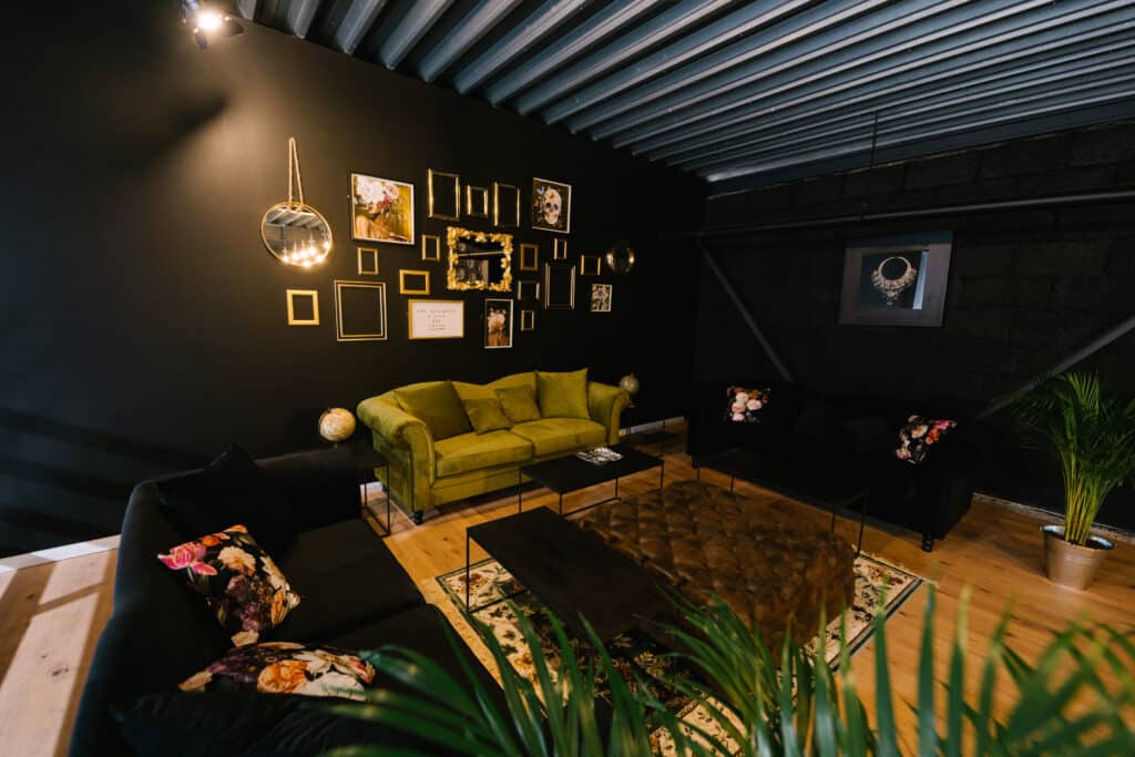 Lounge im Greenscreen Studio Düsseldorf