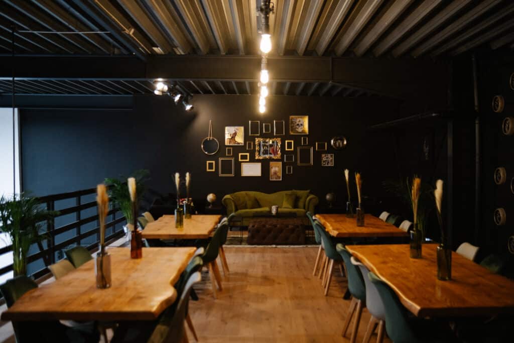 Lounge im Greenscreen Studio